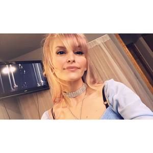 Meet your Posher, Desiree